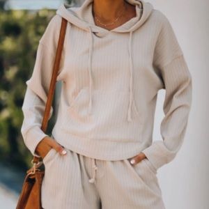 Pocketed Knit Hoodie